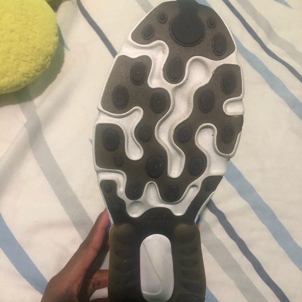 Nike 270 React - image 2